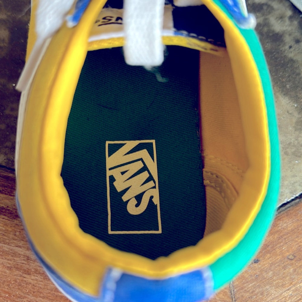 Vans youth size:5. Like new .